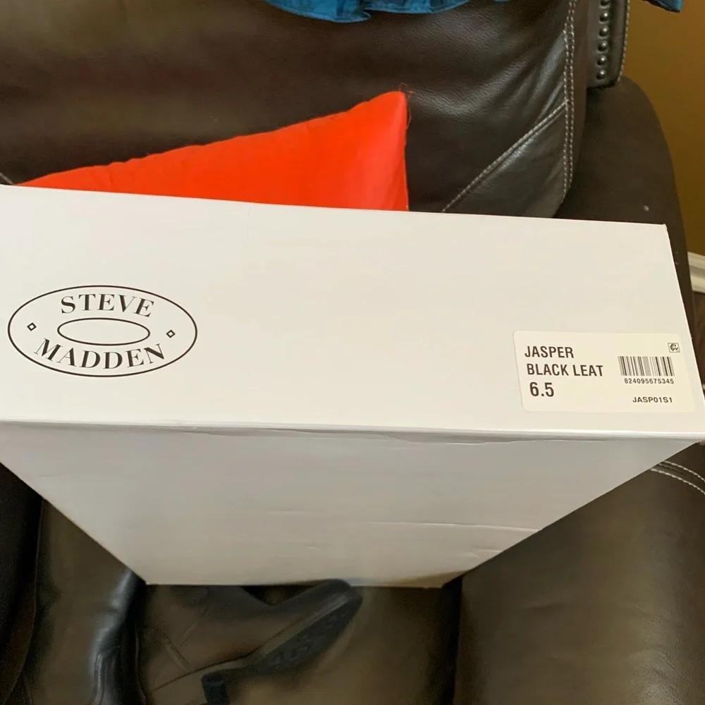 Brand new Steve Madden leather boots - Picture 5 of 6